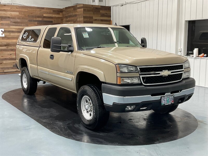 2006 Chevrolet Silverado 2500 LT 4X4 / 6.0L V8 / LOCAL TRUCK / 71,000 MILES  / ZERO RUST - Photo 2 - Gladstone, OR 97027