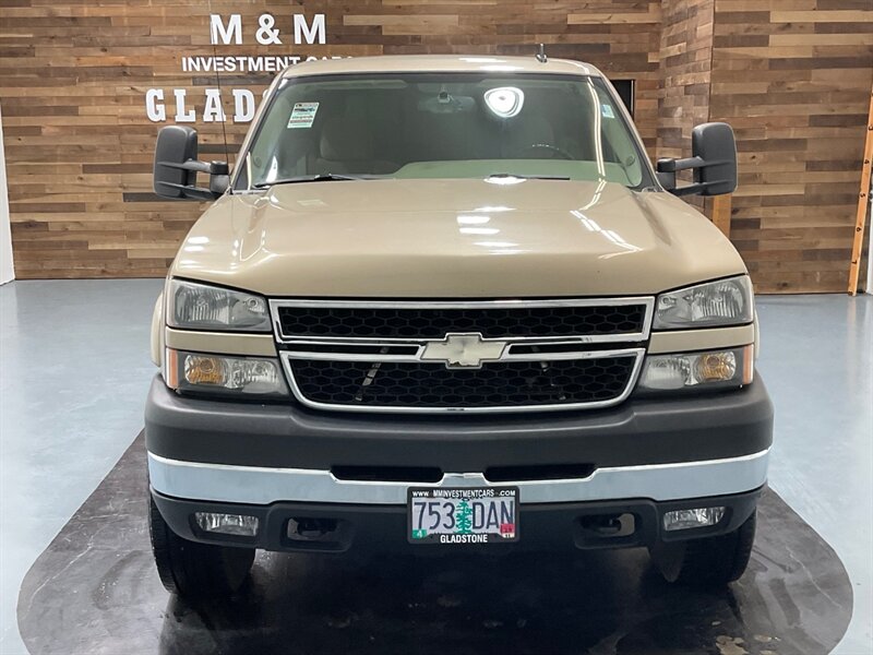 2006 Chevrolet Silverado 2500 LT 4X4 / 6.0L V8 / LOCAL TRUCK / 71,000 MILES  / ZERO RUST - Photo 5 - Gladstone, OR 97027