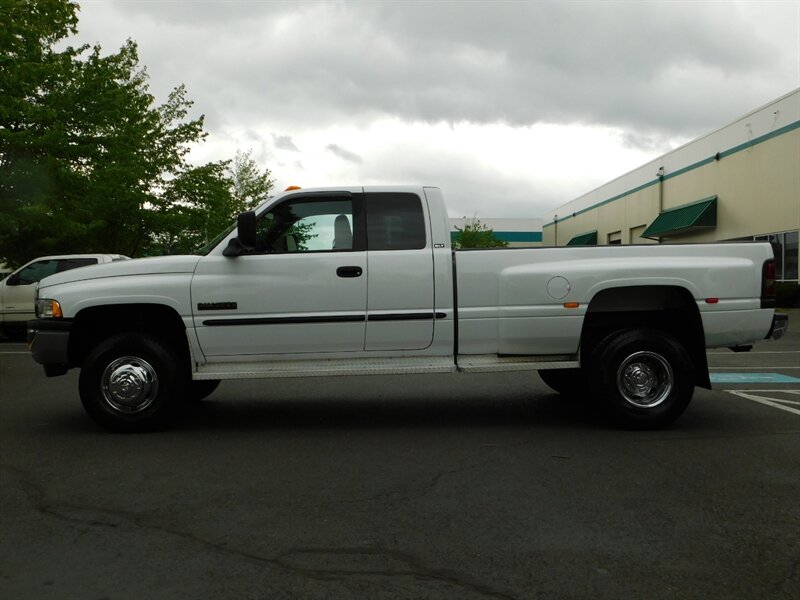 2000 Dodge Ram 3500 Dually 4X4 5.9L Cummins Diesel / MANUAL TRANNY   - Photo 3 - Portland, OR 97217