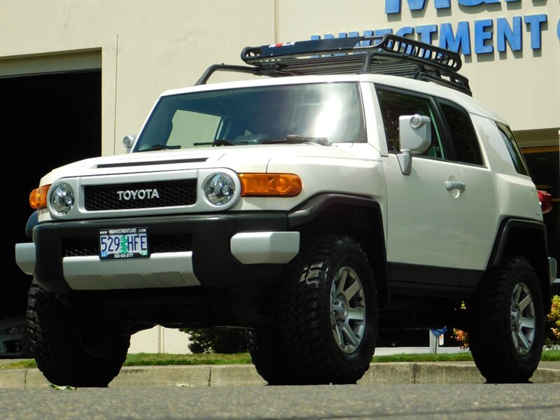 2014 Toyota FJ Cruiser Sport Utility 4X4/1-OWNER / LIFTED / LOW LOW MILES   - Photo 1 - Portland, OR 97217