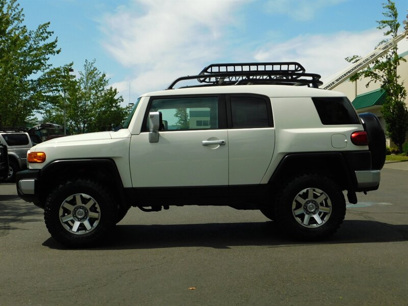 2014 Toyota FJ Cruiser Sport Utility 4X4/1-OWNER / LIFTED / LOW LOW MILES   - Photo 3 - Portland, OR 97217