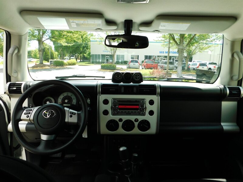 2014 Toyota FJ Cruiser Sport Utility 4X4/1-OWNER / LIFTED / LOW LOW MILES   - Photo 34 - Portland, OR 97217