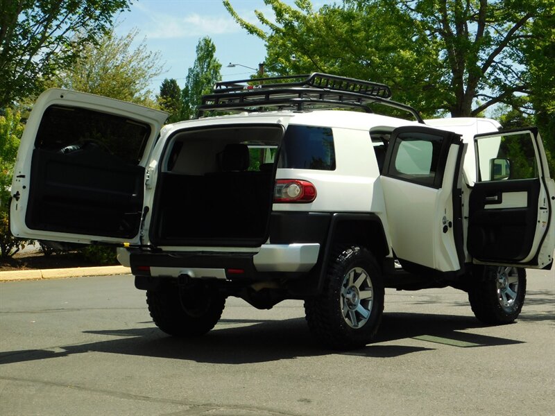 2014 Toyota FJ Cruiser Sport Utility 4X4/1-OWNER / LIFTED / LOW LOW MILES   - Photo 28 - Portland, OR 97217