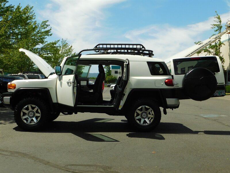 2014 Toyota FJ Cruiser Sport Utility 4X4/1-OWNER / LIFTED / LOW LOW MILES   - Photo 26 - Portland, OR 97217