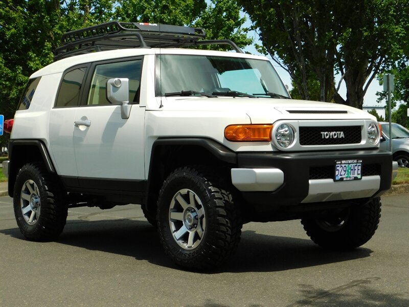 2014 Toyota FJ Cruiser Sport Utility 4X4/1-OWNER / LIFTED / LOW LOW MILES