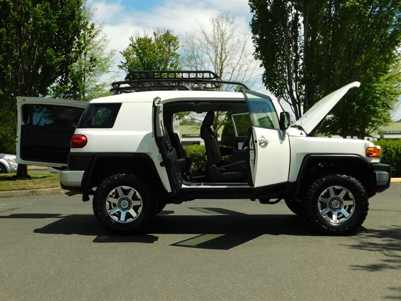 2014 Toyota FJ Cruiser Sport Utility 4X4/1-OWNER / LIFTED / LOW LOW MILES   - Photo 24 - Portland, OR 97217