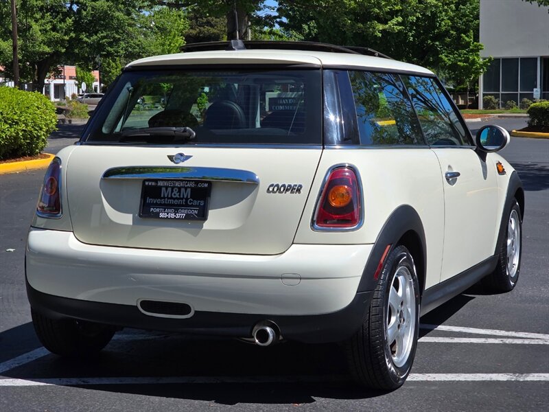 2008 MINI Cooper 1.6L / 6 SPEED MANUAL / BRAND NEW CLUTCH / LEATHER / LEATHER / PANORAMIC / ALWAYS SERVICED AT MINI DEALERSHIP / 1 OWNER / 87K MILES ONLY!!! - Photo 8 - Portland, OR 97217