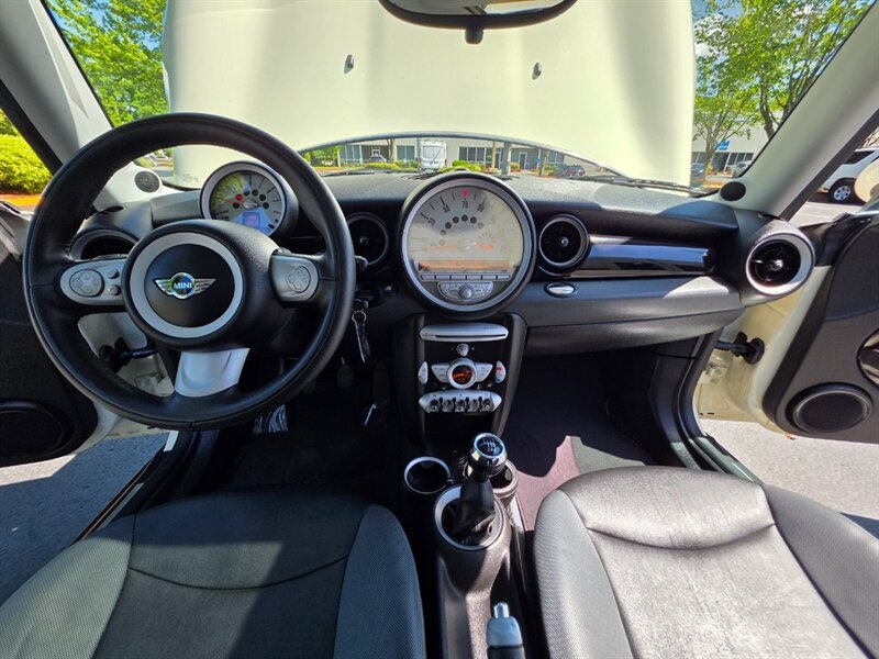 2008 MINI Cooper 1.6L / 6 SPEED MANUAL / BRAND NEW CLUTCH / LEATHER / LEATHER / PANORAMIC / ALWAYS SERVICED AT MINI DEALERSHIP / 1 OWNER / 87K MILES ONLY!!! - Photo 33 - Portland, OR 97217