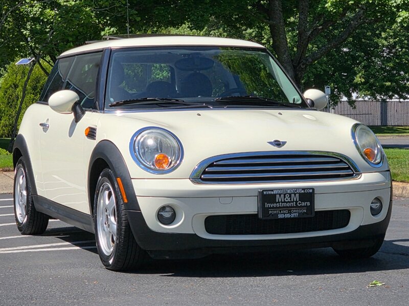 2008 MINI Cooper 1.6L / 6 SPEED MANUAL / BRAND NEW CLUTCH / LEATHER / LEATHER / PANORAMIC / ALWAYS SERVICED AT MINI DEALERSHIP / 1 OWNER / 87K MILES ONLY!!! - Photo 2 - Portland, OR 97217
