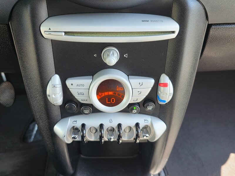 2008 MINI Cooper 1.6L / 6 SPEED MANUAL / BRAND NEW CLUTCH / LEATHER / LEATHER / PANORAMIC / ALWAYS SERVICED AT MINI DEALERSHIP / 1 OWNER / 87K MILES ONLY!!! - Photo 38 - Portland, OR 97217