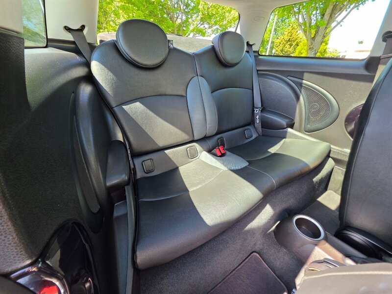 2008 MINI Cooper 1.6L / 6 SPEED MANUAL / BRAND NEW CLUTCH / LEATHER / LEATHER / PANORAMIC / ALWAYS SERVICED AT MINI DEALERSHIP / 1 OWNER / 87K MILES ONLY!!! - Photo 15 - Portland, OR 97217