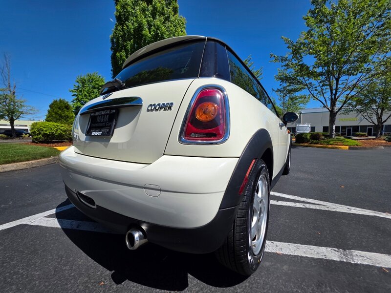 2008 MINI Cooper 1.6L / 6 SPEED MANUAL / BRAND NEW CLUTCH / LEATHER / LEATHER / PANORAMIC / ALWAYS SERVICED AT MINI DEALERSHIP / 1 OWNER / 87K MILES ONLY!!! - Photo 12 - Portland, OR 97217