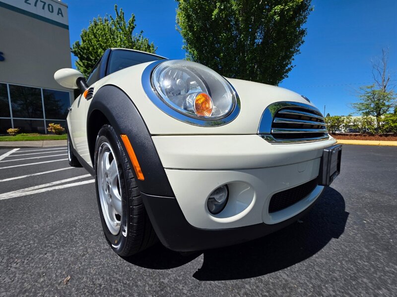 2008 MINI Cooper 1.6L / 6 SPEED MANUAL / BRAND NEW CLUTCH / LEATHER / LEATHER / PANORAMIC / ALWAYS SERVICED AT MINI DEALERSHIP / 1 OWNER / 87K MILES ONLY!!! - Photo 9 - Portland, OR 97217