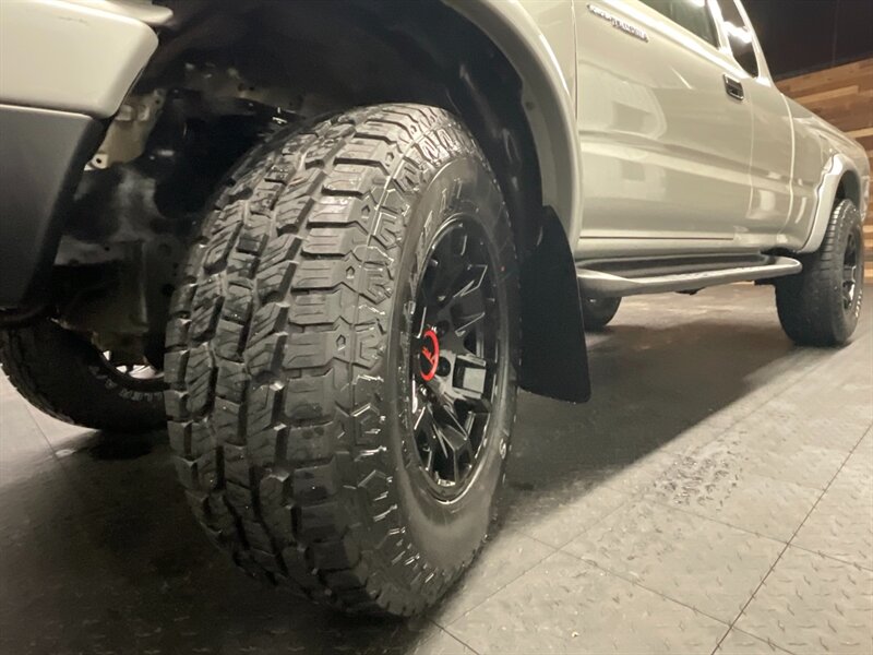 2004 Toyota Tacoma V6 LIMITED 4X4 / 3.4L V6 /NEW LIFT TRD WHEELS TIRE  NEW SUSPENSION LIFT KIT w/ NEW 33 " A/T TIRES & 17 " TRD WHEELS / ONLY 115,000 MILES / RUST FREE - Photo 24 - Gladstone, OR 97027