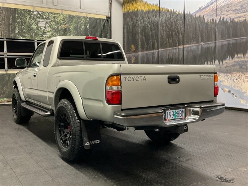 2004 Toyota Tacoma V6 LIMITED 4X4 / 3.4L V6 /NEW LIFT TRD WHEELS TIRE  NEW SUSPENSION LIFT KIT w/ NEW 33 " A/T TIRES & 17 " TRD WHEELS / ONLY 115,000 MILES / RUST FREE - Photo 8 - Gladstone, OR 97027