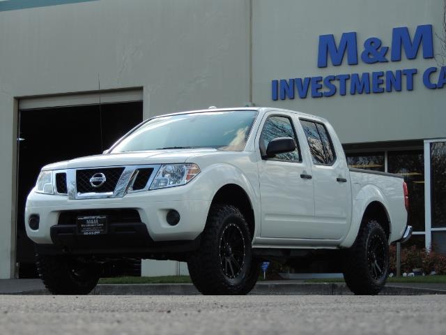 2016 Nissan Frontier SV / 4X4 / Crew Cab / 6Cyl / LIFTED LIFTED