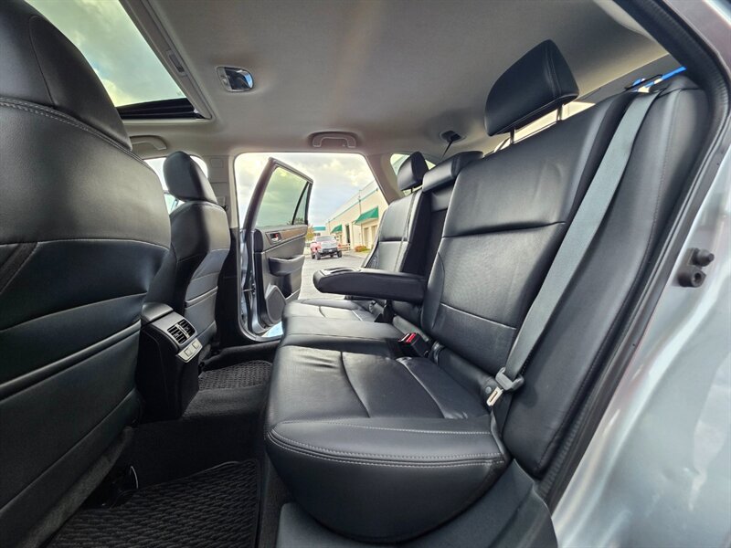 2016 Subaru Outback 3.6R Limited 6-Cyl  AWD / LOADED / 1-OWNER / 67K m  / Eye Sight / Blind Spot / Leather / Sunroof / Records - Photo 14 - Portland, OR 97217