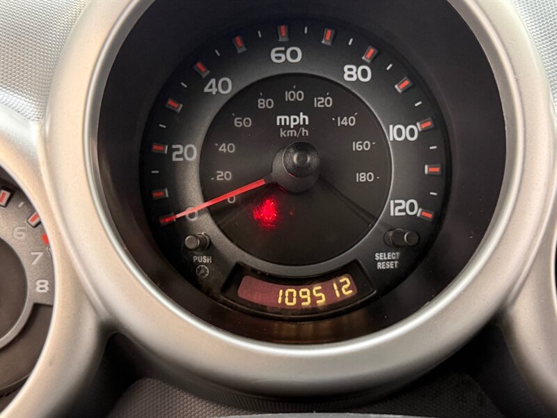 2004 Honda Element DX Sport Utility 2.4L AWD / MANUAL / NEW TIRES / LOCAL NO RUST / ONLY 109K MILES - Photo 20 - Gladstone, OR 97027