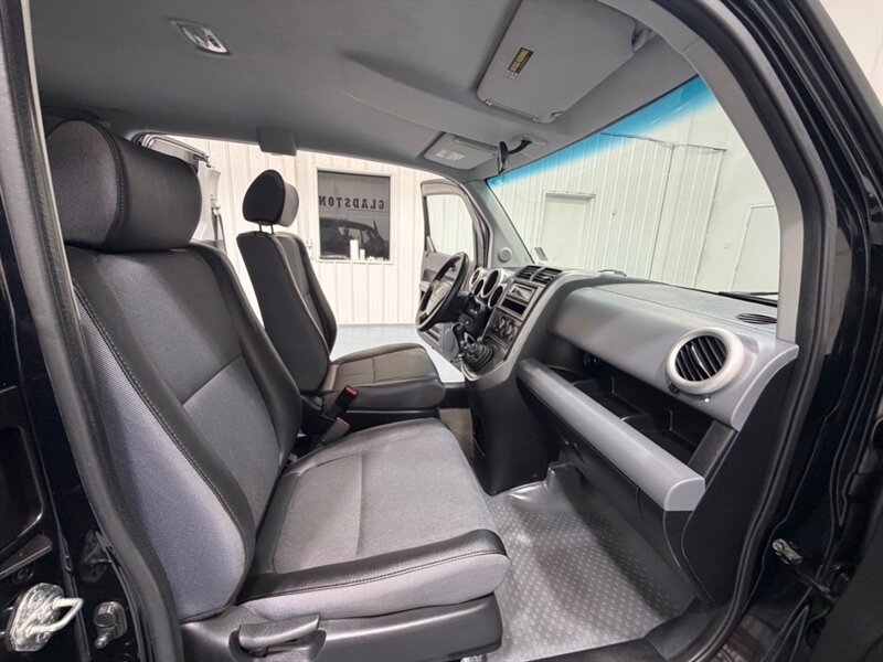 2004 Honda Element DX Sport Utility 2.4L AWD / MANUAL / NEW TIRES / LOCAL NO RUST / ONLY 109K MILES - Photo 16 - Gladstone, OR 97027