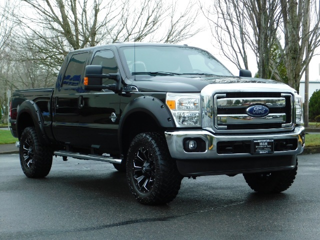 2016 Ford F-350 Super Duty Lariat / 4X4 / 6.7L DIESEL / LIFTED   - Photo 2 - Portland, OR 97217