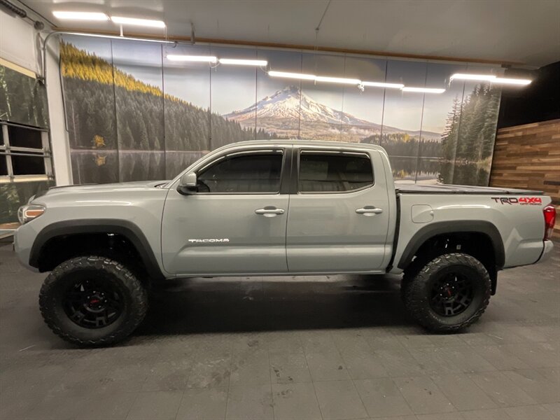 2018 Toyota Tacoma TRD Off-Road 4X4 / NEW LIFT /CEMENT COLOR /1-OWNER  NEW LIFT w/ NEW 33 " BF GOODRICH A/T TIRES & 17 " TRD OEM TOYOTA WHEELS / TECHNOLOGY PKG - Photo 3 - Gladstone, OR 97027