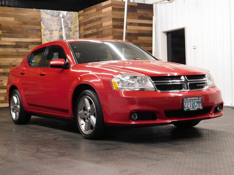 2013 Dodge Avenger SXT Sedan / Navigati   - Photo 2 - Gladstone, OR 97027