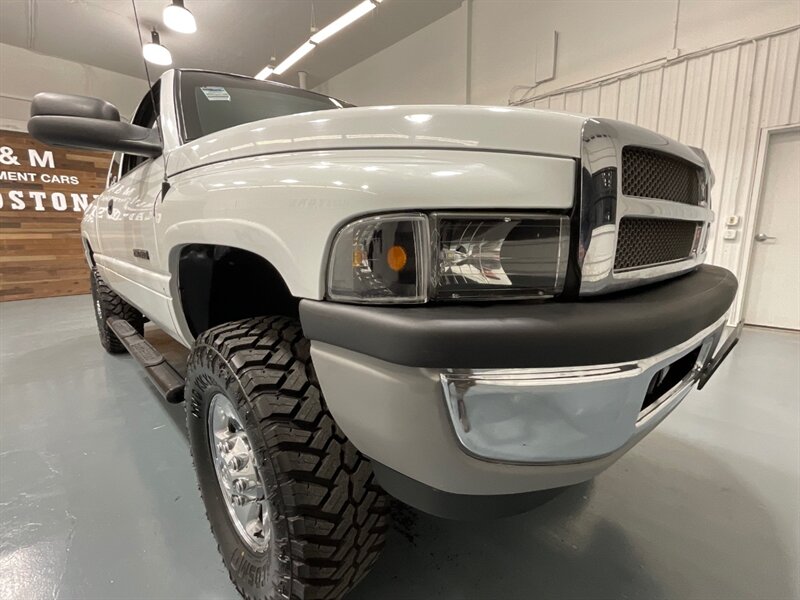 1999 Dodge Ram 2500 Laramie SLT 4X4 / 5.9L CUMMINS DIESEL / NEW TIRES  / ZERO RUST / Leather Seats / Short Bed / 144K MILES - Photo 33 - Gladstone, OR 97027