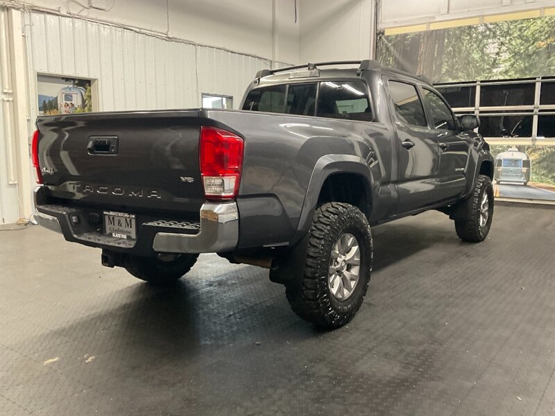 2016 Toyota Tacoma SR5 V6 4X4 / 1-OWNER   - Photo 4 - Gladstone, OR 97027