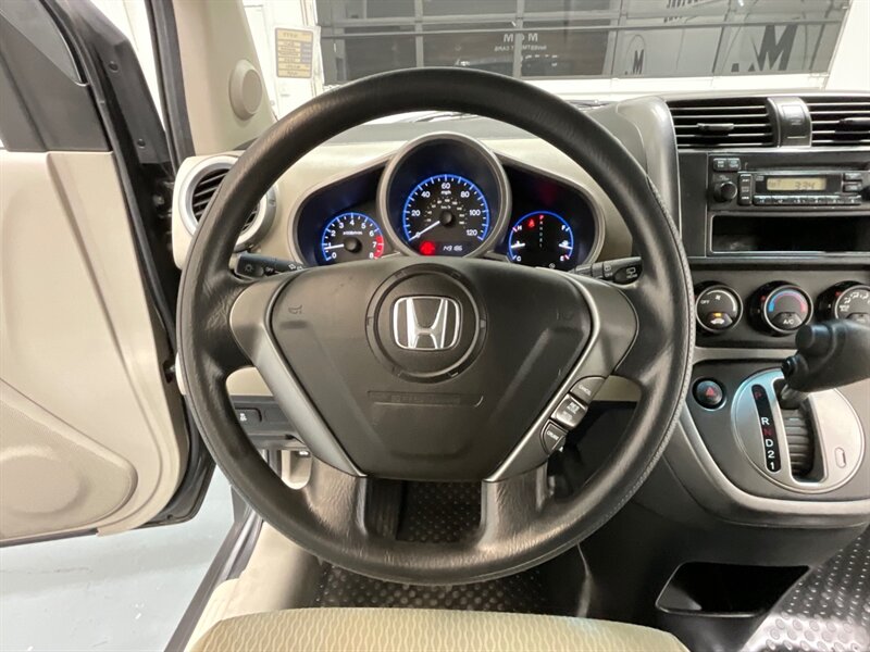 2011 Honda Element LX AWD / NEW WHEELS & TIRES / ZERO RUST / LOCAL SUV - Photo 19 - Gladstone, OR 97027