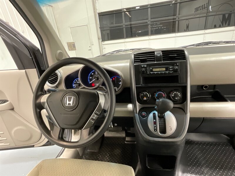 2011 Honda Element LX AWD / NEW WHEELS & TIRES / ZERO RUST / LOCAL SUV - Photo 16 - Gladstone, OR 97027