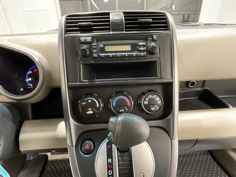 2011 Honda Element LX AWD / NEW WHEELS & TIRES / ZERO RUST / LOCAL SUV - Photo 17 - Gladstone, OR 97027