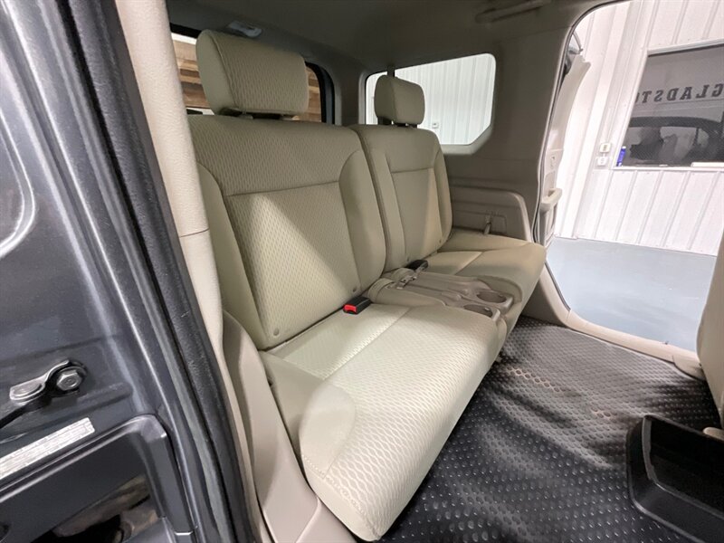 2011 Honda Element LX AWD / NEW WHEELS & TIRES / ZERO RUST / LOCAL SUV - Photo 12 - Gladstone, OR 97027