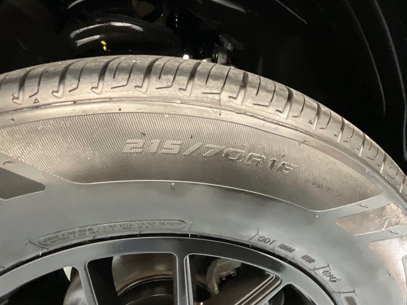 2011 Honda Element LX AWD / NEW WHEELS & TIRES / ZERO RUST / LOCAL SUV - Photo 40 - Gladstone, OR 97027