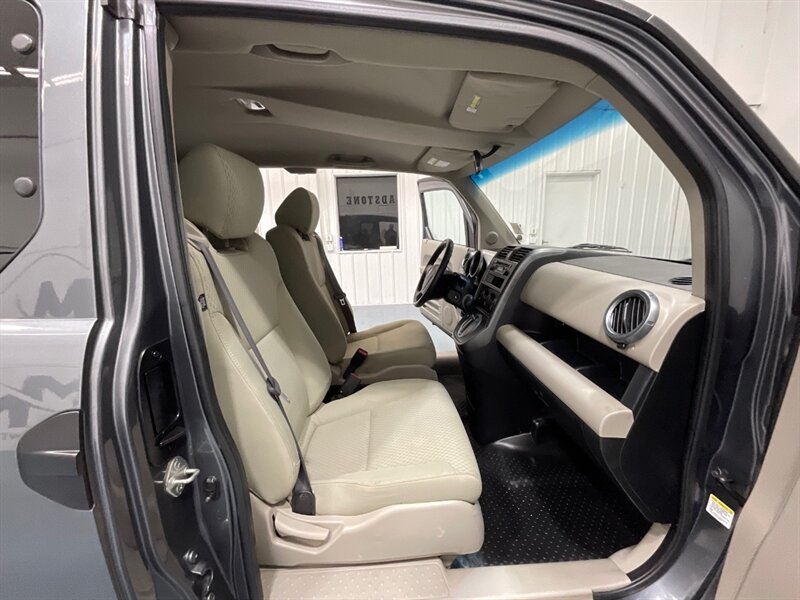 2011 Honda Element LX AWD / NEW WHEELS & TIRES / ZERO RUST / LOCAL SUV - Photo 13 - Gladstone, OR 97027