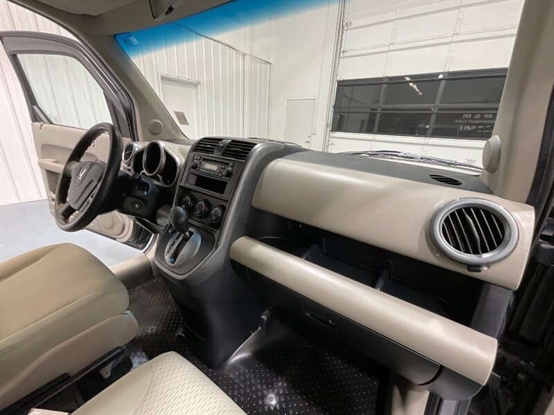 2011 Honda Element LX AWD / NEW WHEELS & TIRES / ZERO RUST / LOCAL SUV - Photo 21 - Gladstone, OR 97027