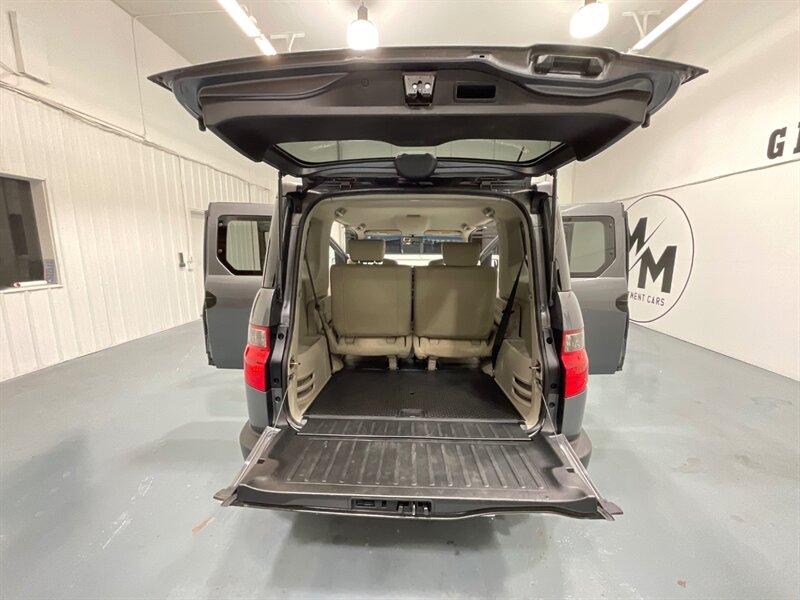 2011 Honda Element LX AWD / NEW WHEELS & TIRES / ZERO RUST / LOCAL SUV - Photo 9 - Gladstone, OR 97027