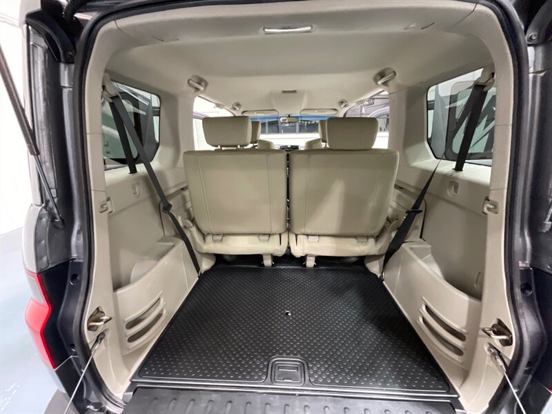 2011 Honda Element LX AWD / NEW WHEELS & TIRES / ZERO RUST / LOCAL SUV - Photo 14 - Gladstone, OR 97027