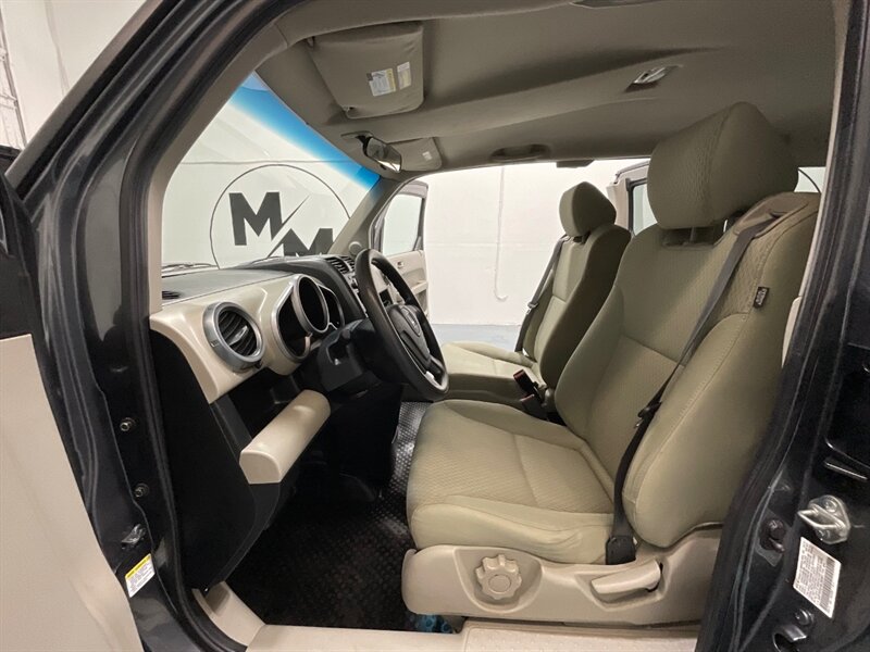 2011 Honda Element LX AWD / NEW WHEELS & TIRES / ZERO RUST / LOCAL SUV - Photo 10 - Gladstone, OR 97027