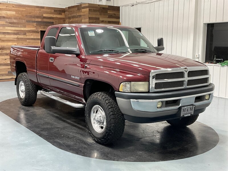 2001 Dodge Ram 2500 SLT 4X4 / 5.9L CUMMINS DIESEL / 155K Miles  / ZERO RUST - Photo 2 - Gladstone, OR 97027