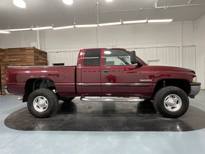 2001 Dodge Ram 2500 SLT 4X4 / 5.9L CUMMINS DIESEL / 155K Miles  / ZERO RUST - Photo 4 - Gladstone, OR 97027