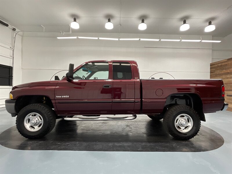 2001 Dodge Ram 2500 SLT 4X4 / 5.9L CUMMINS DIESEL / 155K Miles  / ZERO RUST - Photo 3 - Gladstone, OR 97027