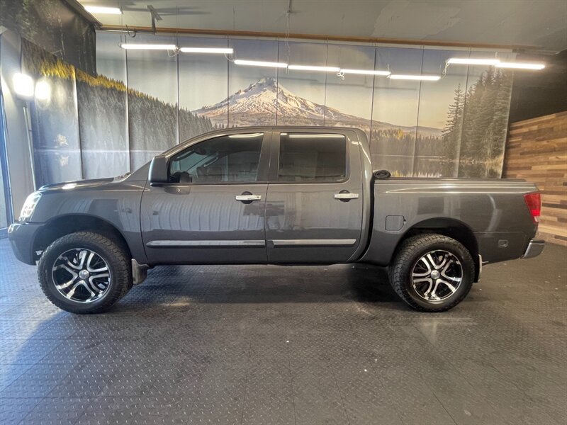 2004 Nissan Titan LE 4dr Crew Cab LE 4   - Photo 3 - Gladstone, OR 97027