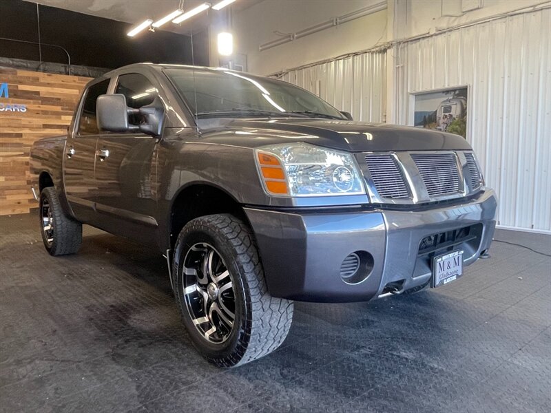 2004 Nissan Titan LE 4dr Crew Cab LE 4   - Photo 2 - Gladstone, OR 97027