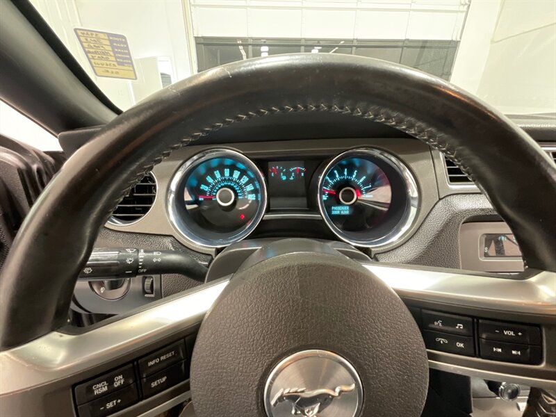 2013 Ford Mustang V6 Coupe 3.7L 6Cyl /Automatic/ 1-OWNER / 52K MILES  / LOCAL CAR - Photo 44 - Gladstone, OR 97027