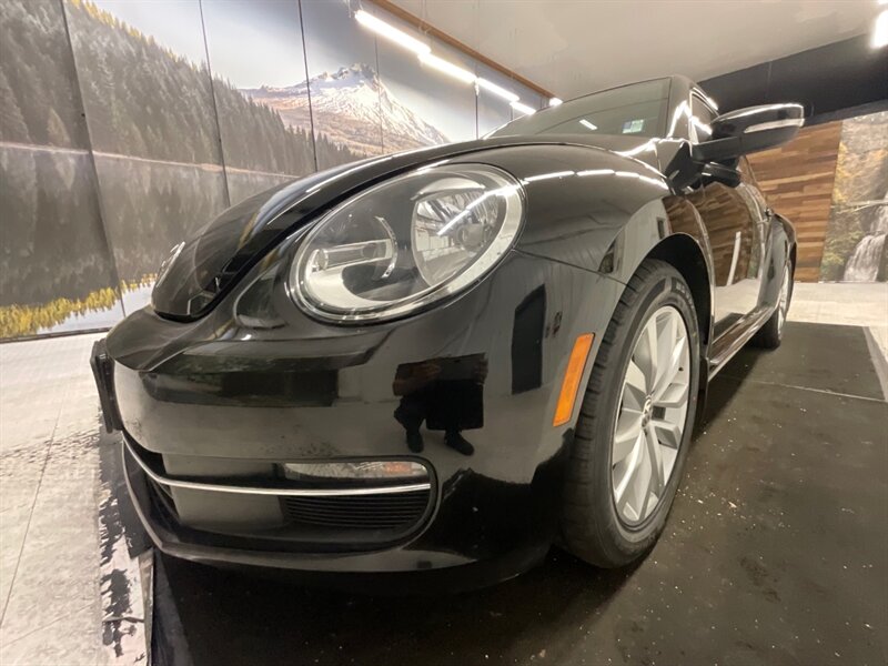 2013 Volkswagen Beetle TDI  / 2.0L 4Cyl Turbo Diesel / 6-SPEED  / Leather & Heated Seats / Pano Sunroof - Photo 48 - Gladstone, OR 97027