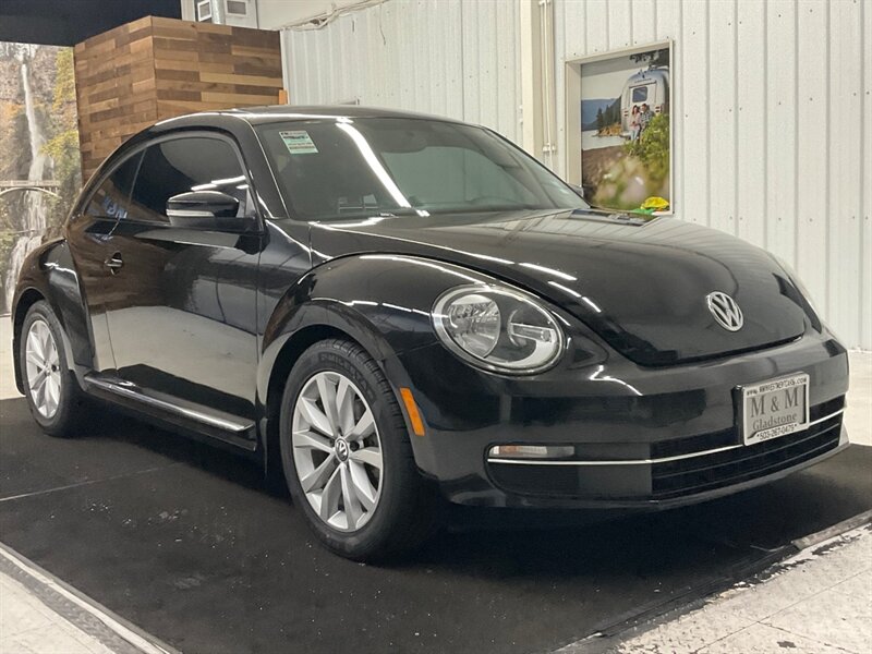 2013 Volkswagen Beetle TDI  / 2.0L 4Cyl Turbo Diesel / 6-SPEED  / Leather & Heated Seats / Pano Sunroof - Photo 52 - Gladstone, OR 97027