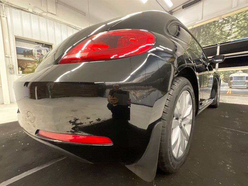 2013 Volkswagen Beetle TDI  / 2.0L 4Cyl Turbo Diesel / 6-SPEED  / Leather & Heated Seats / Pano Sunroof - Photo 49 - Gladstone, OR 97027