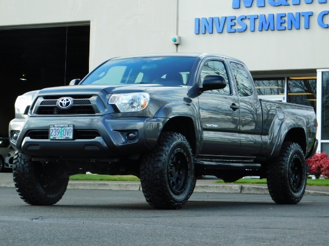 2013 Toyota Tacoma Access Cab 4Dr / 4X4 / 5-SPEED / 1-Owner / LIFTED