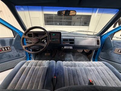 1992 Chevrolet C1500 Series Scottsdale 5.7L V8 / ONLY 84K MILES / BRAND NEW TIRES / ZERO RUST - Photo 37 - Gladstone, OR 97027