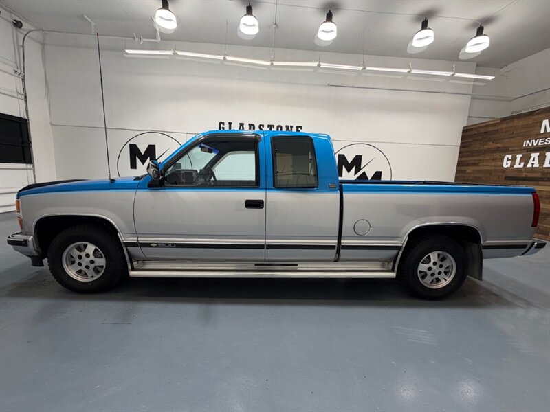 1992 Chevrolet C1500 Series Scottsdale 5.7L V8 / ONLY 84K MILES / BRAND NEW TIRES / ZERO RUST - Photo 3 - Gladstone, OR 97027